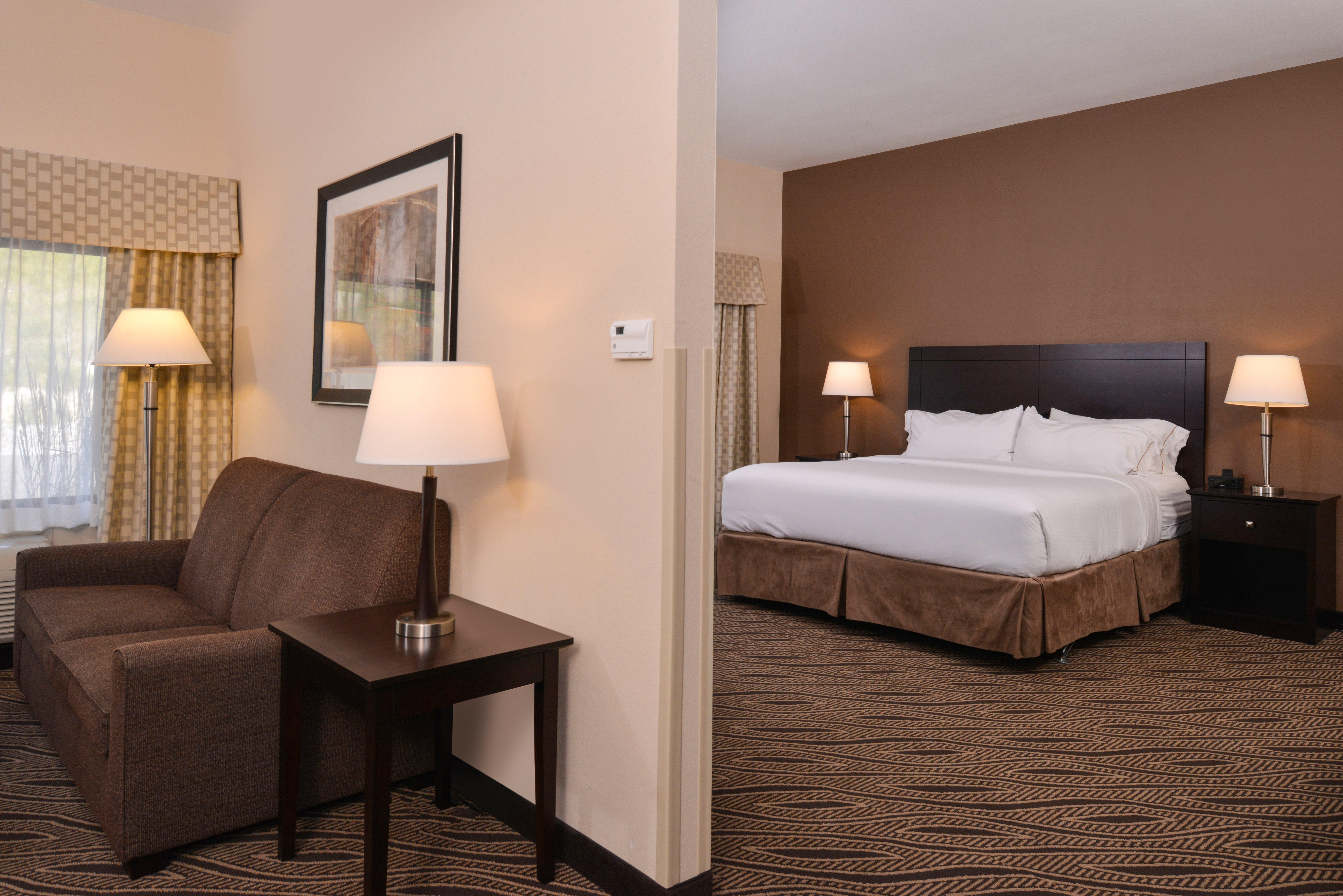 Holiday Inn Express & Suites Washington - Meadow Lands By Ihg Exterior photo
