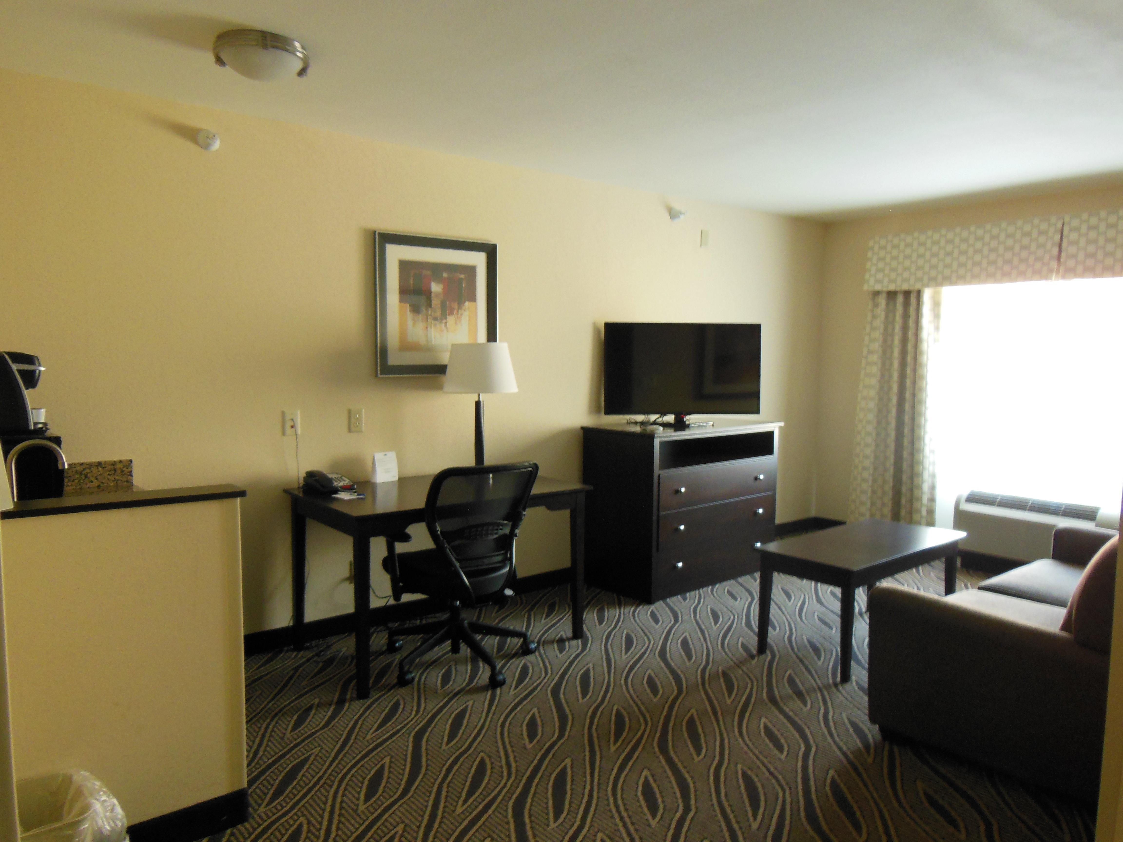 Holiday Inn Express & Suites Washington - Meadow Lands By Ihg Exterior photo